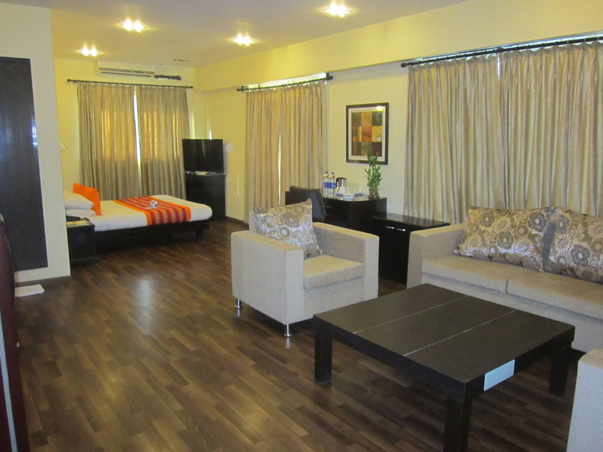 Hotel Orritel West Mumbai Eksteriør bilde